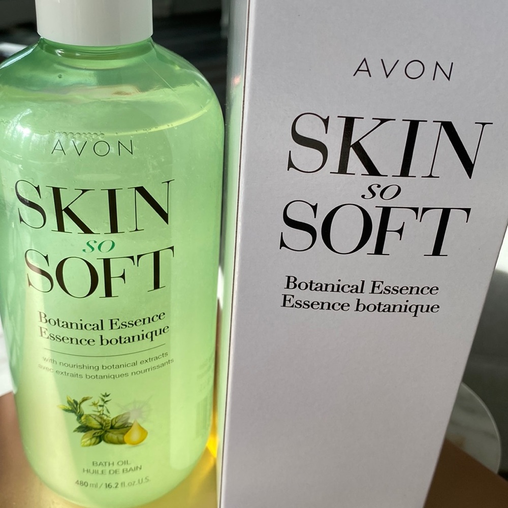New in Box - Skin So Soft - Botanical Essence Bath Oil